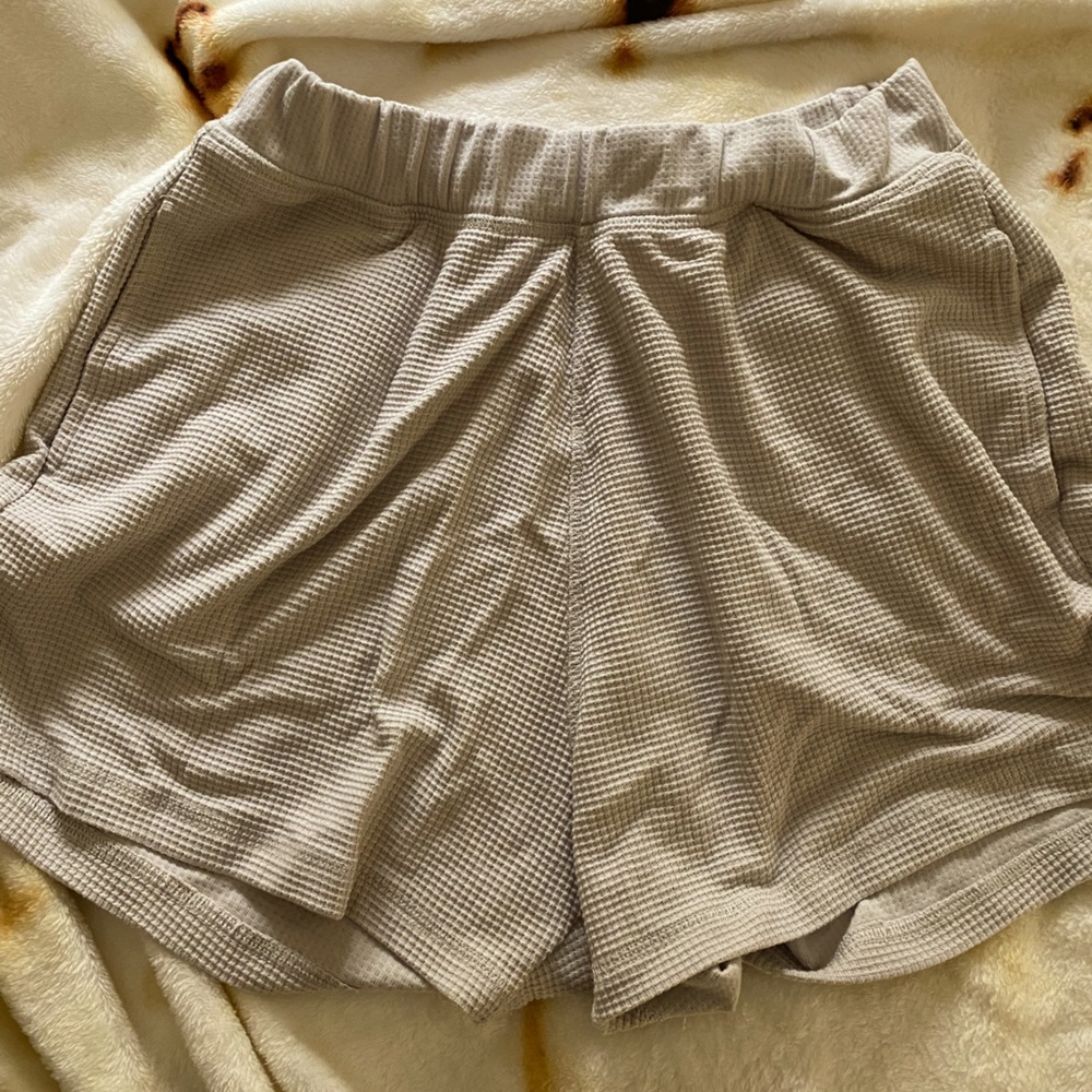 ✨Gymshark waffle-knit loose shorts ✨